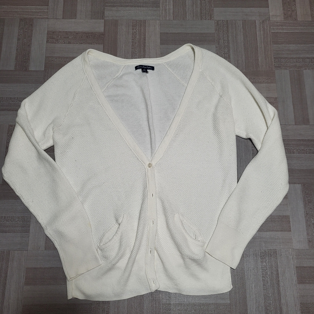 -American Eagle Outfitters Women's Cream Cardigan. Medium